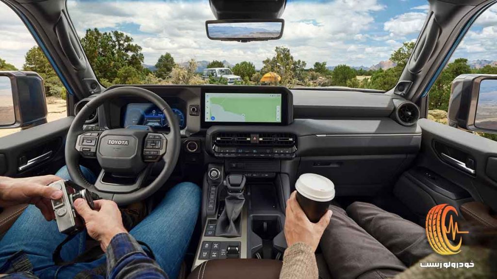 تویوتا لندکروزر سری 300 و پرادو J250 برساوش نمایشگاه خودرو اصفهان 1404