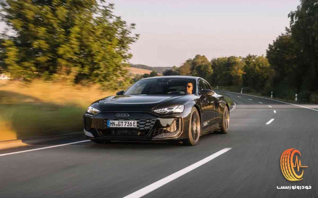 بهترین خودروهای اسپرت سال ۲۰۲۵ - آئودی RS e-tron GT پرفورمنس