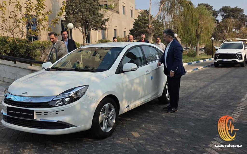 مدیرعامل کرمان موتور از سدان کی ام سی ایگل هیبریدی